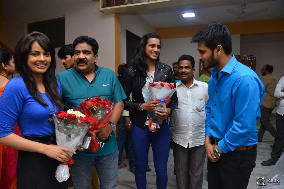 PV-Sindhu-Watched-Ekkadiki-Pothavu-Chinnavada